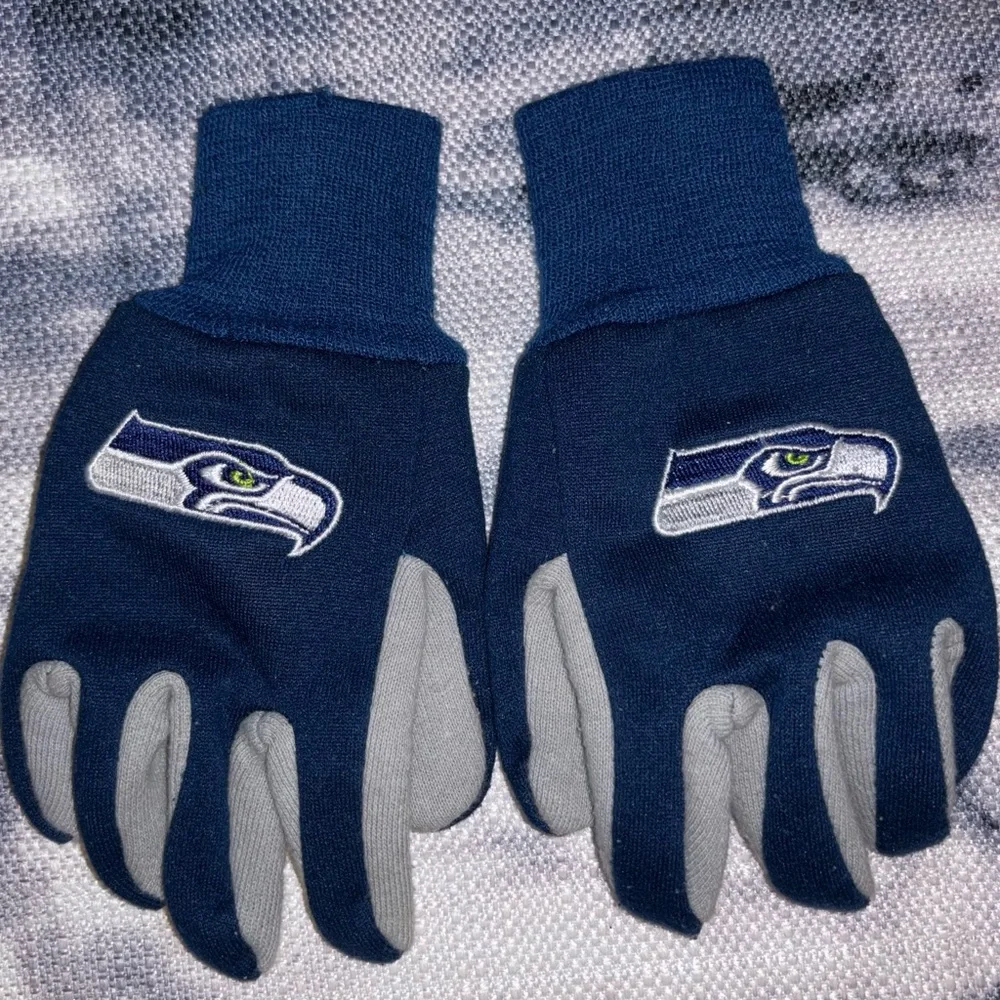 Seattle Seahawks Two Tone Gloves -Youth Size- Ages 5-8 Yrs.